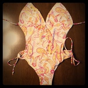 Jessica Simpson Bathing Suit- L